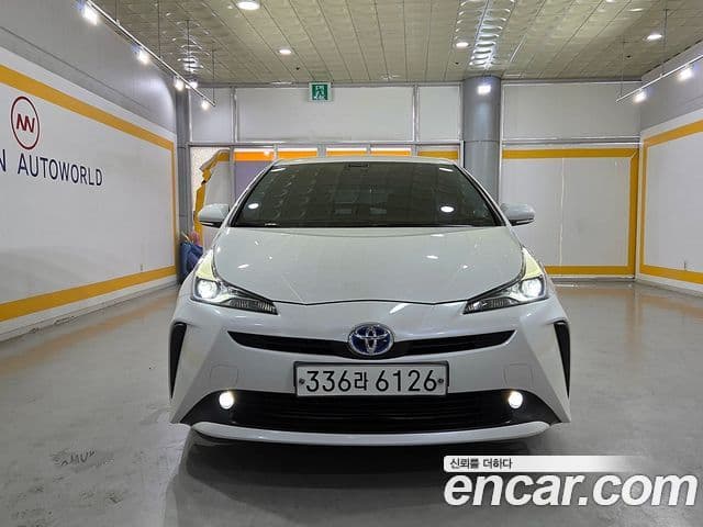 Toyota Prius 4th Gen 2
