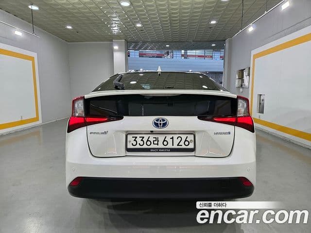 Toyota Prius 4th Gen 4