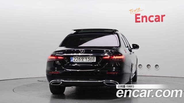 Mercedes-Benz E-Class W213 4