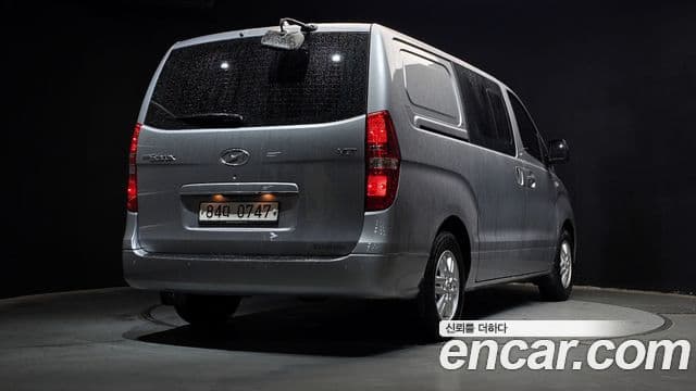 Hyundai Grand Starex 2
