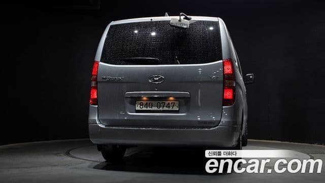 Hyundai Grand Starex 4