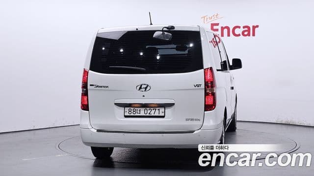Hyundai Grand Starex 4