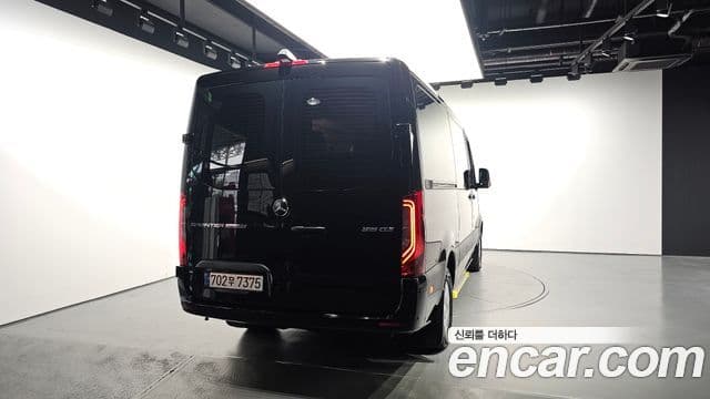Mercedes-Benz Sprinter 4