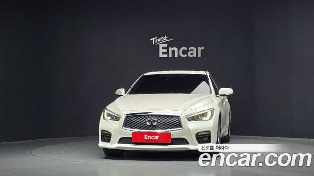 Infiniti Q50 3