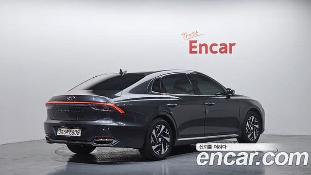 Hyundai The New Grandeur IG Hybrid 2