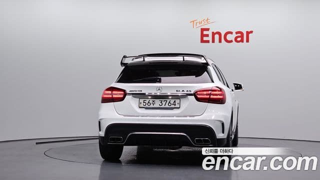 Mercedes-Benz GLA-Class X156 4