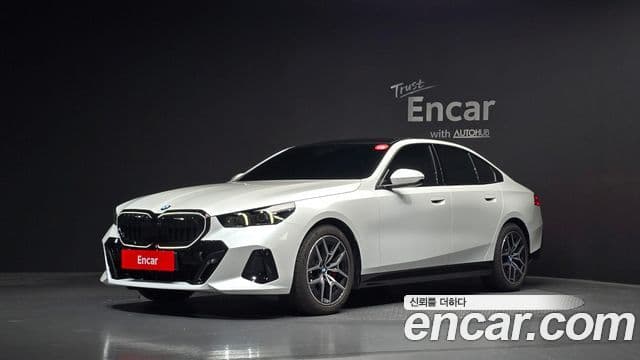 BMW 5 Series (G60)