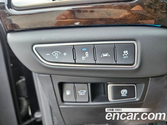 Genesis G90 4