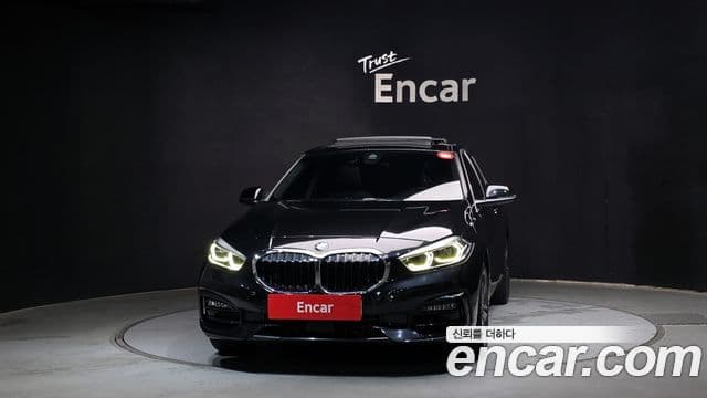 BMW 1 Series (F40) 2