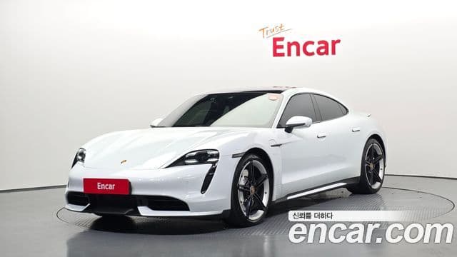 Porsche Taycan 1