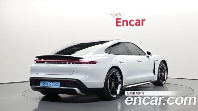 Porsche Taycan 2