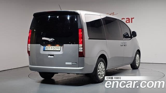 Hyundai Staria 2