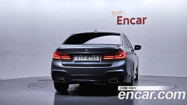 BMW 5 Series (G30) 4