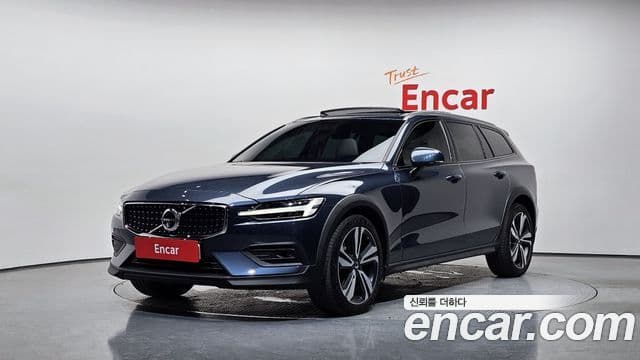 Volvo V60 Cross Country 2nd Gen 1