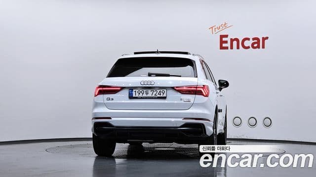 Audi Q3 (F3) 3