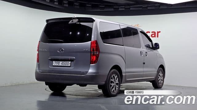 Hyundai Grand Starex 2