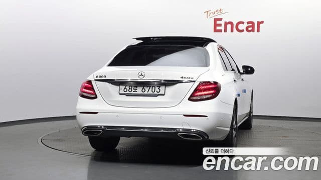 Mercedes-Benz E-Class W213 4
