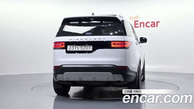 Land Rover Discovery 5 3