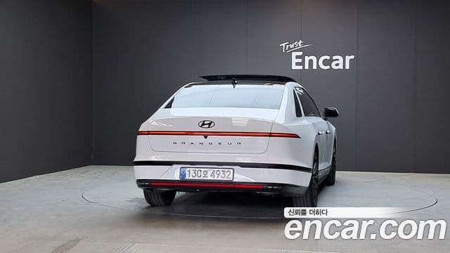 Hyundai Grandeur (GN7) 3