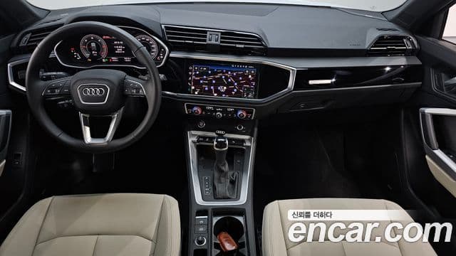 Audi Q3 (F3) 4