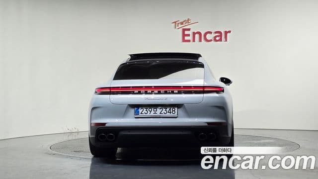 Porsche Panamera (976) 3