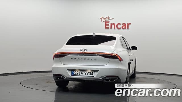 Hyundai The New Grandeur IG Hybrid 4