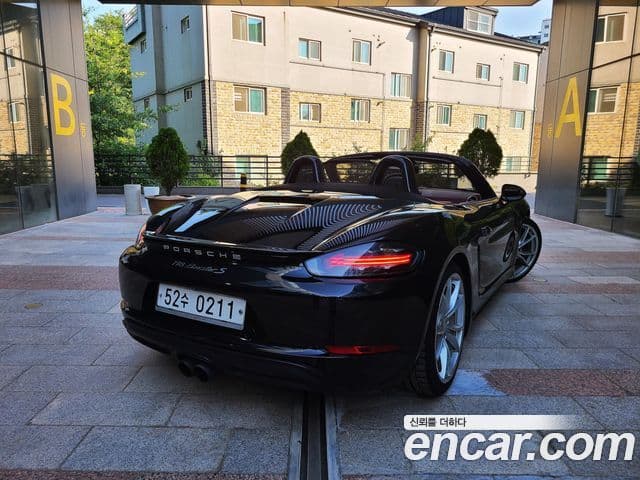 Porsche 718 Boxster 3
