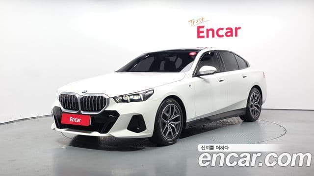 BMW 5 Series (G60)