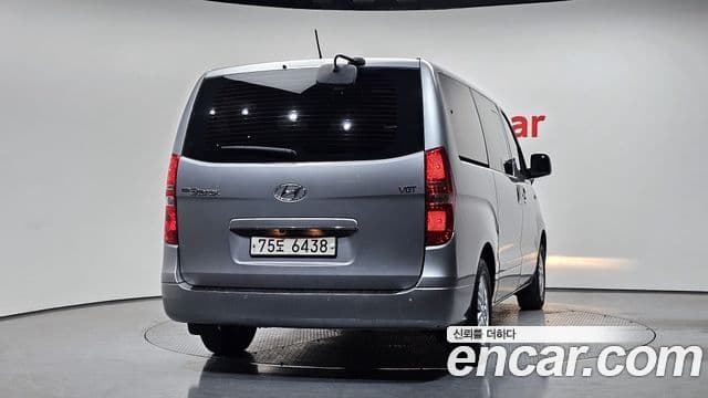 Hyundai Grand Starex 4