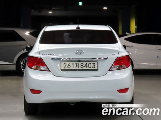 Hyundai Accent (New) 2