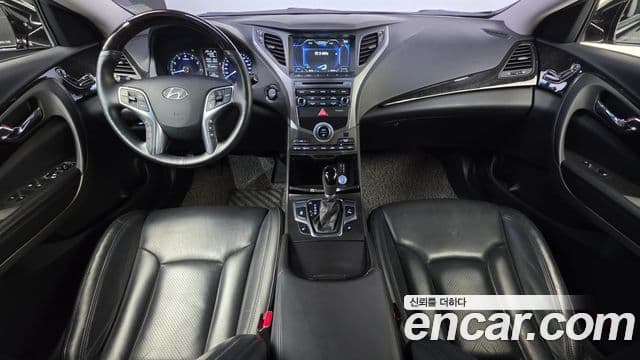Hyundai Grandeur HG 4