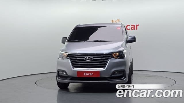 Hyundai The New Grand Starex 3