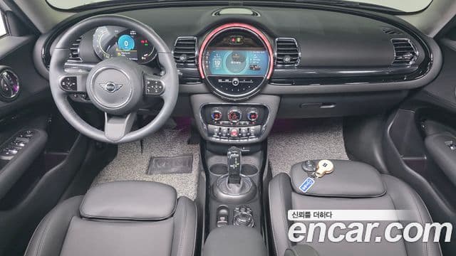 MINI Cooper Clubman 4