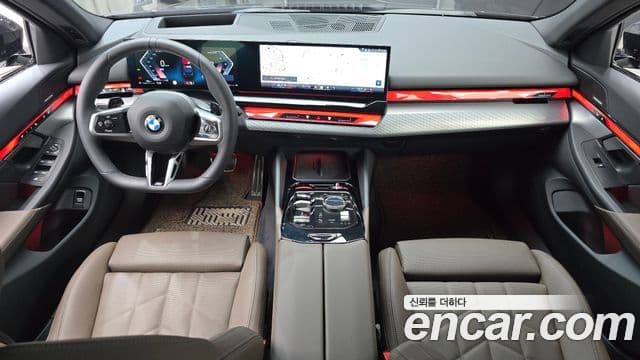 BMW 5 Series (G60) 4