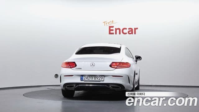 Mercedes-Benz C-Class W205 3