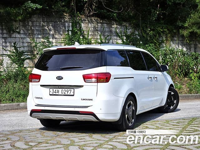 Kia All New Carnival 4
