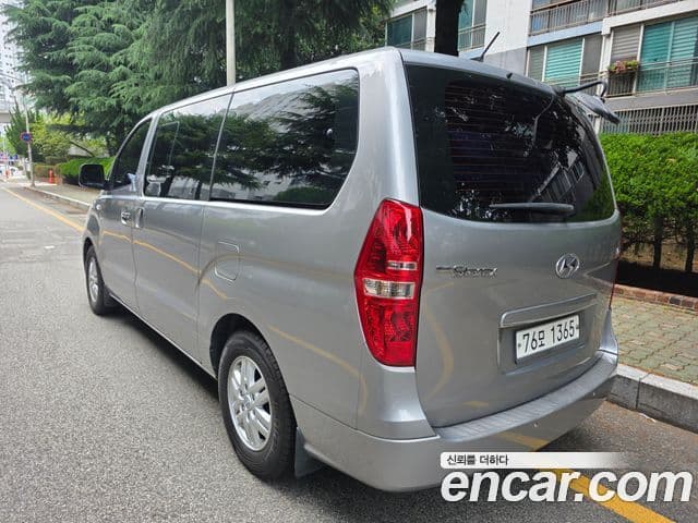 Hyundai Grand Starex 2