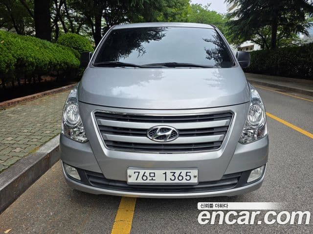 Hyundai Grand Starex 4