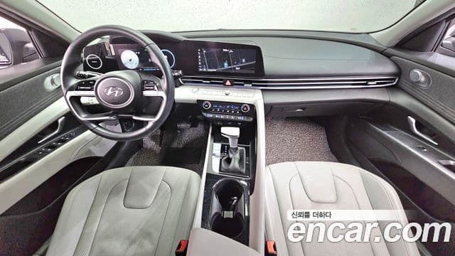 Hyundai Avante (CN7) 4