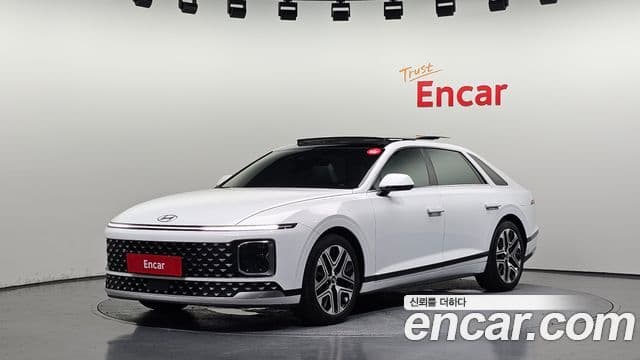 Hyundai Grandeur (GN7) 1