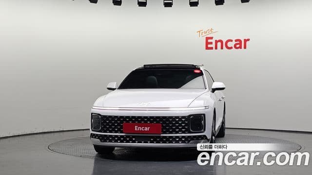 Hyundai Grandeur (GN7) 3