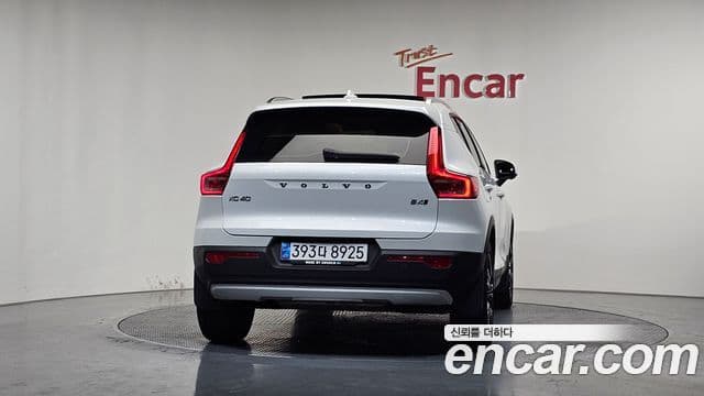 Volvo XC40 4