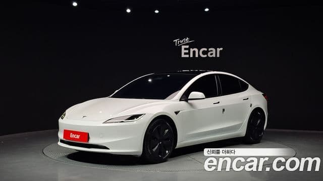 Tesla Model 3 1