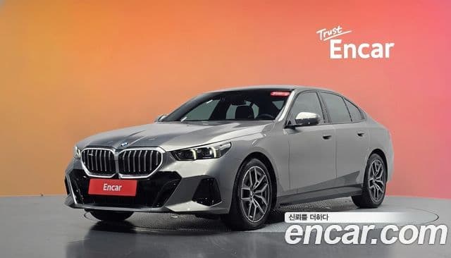 BMW 5 Series (G60)