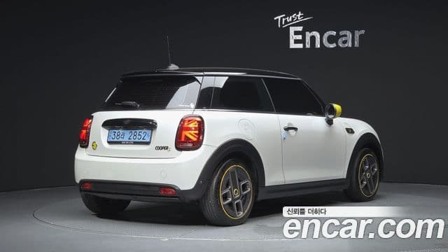 MINI Cooper Electric 2