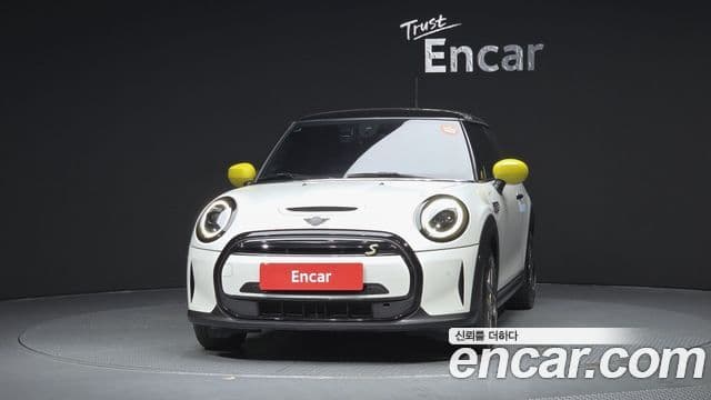 MINI Cooper Electric 3