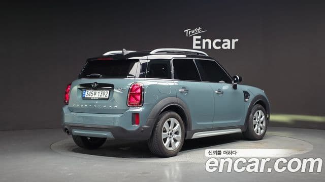 MINI Cooper Countryman 2