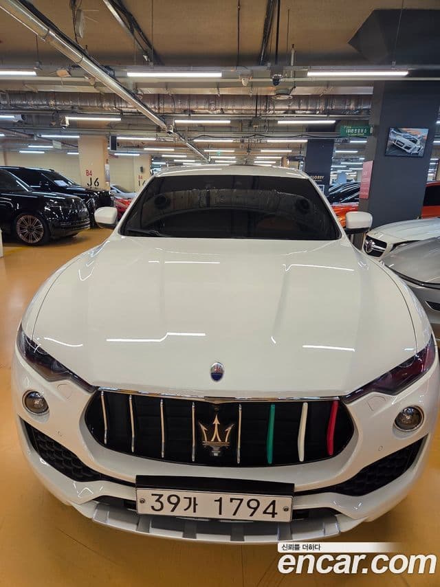 Maserati Levante 1