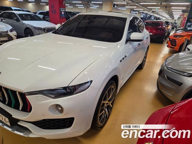 Maserati Levante 3