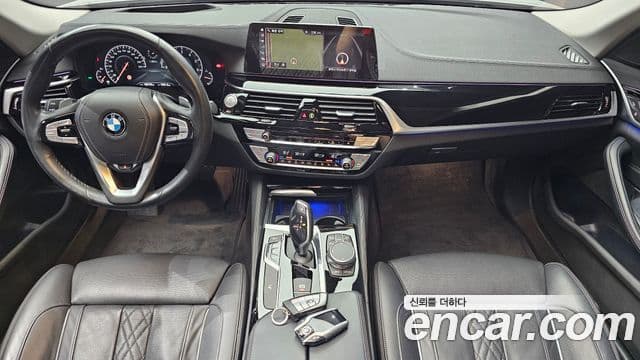 BMW 5 Series (G30) 4